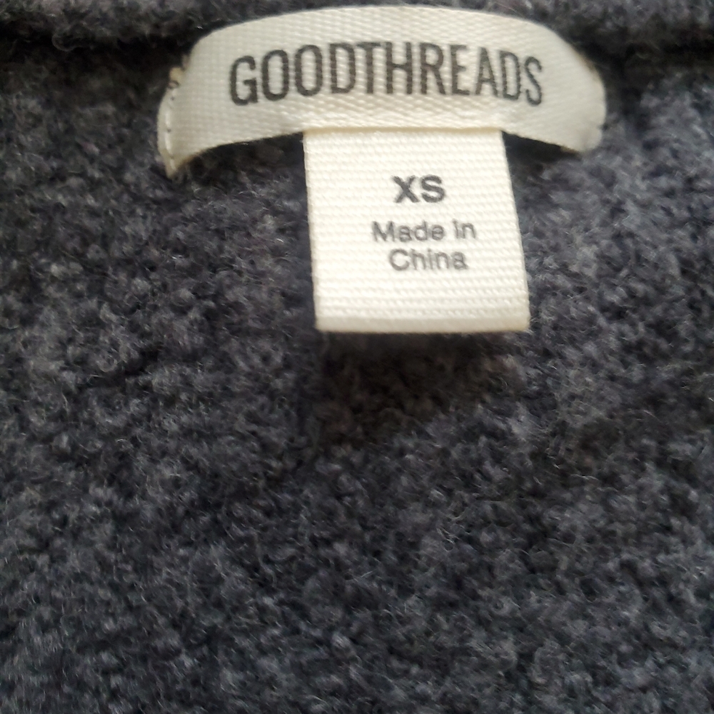 Woman's Cardigan - Picture 8 of 10